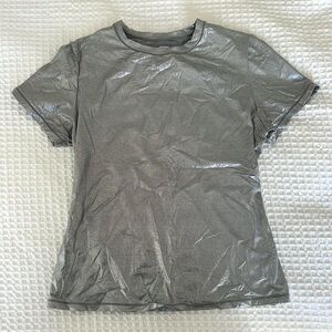 Skims Fits Everybody Tshirt in Silver Size Medium